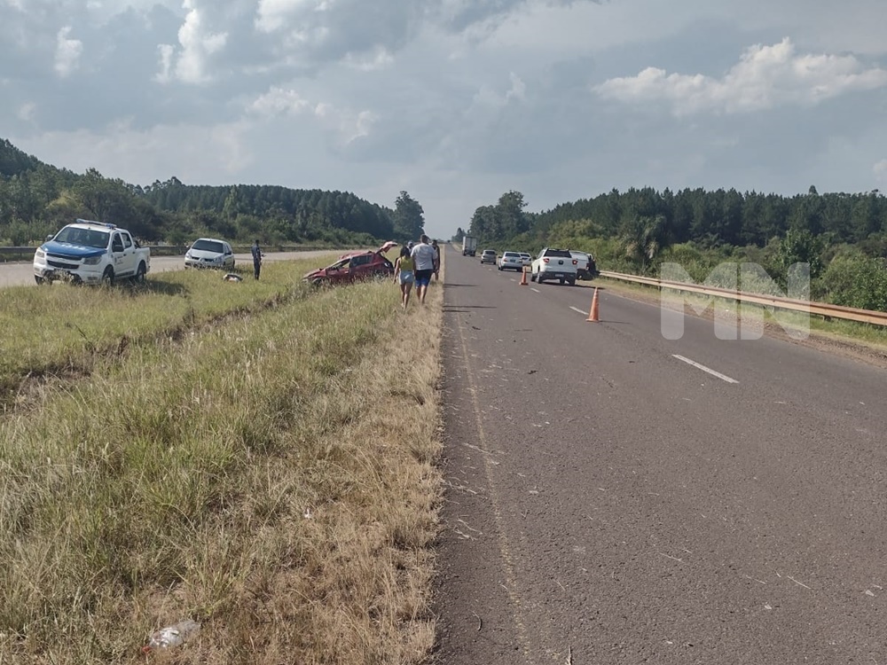 Grave vuelco en la autovía 14.