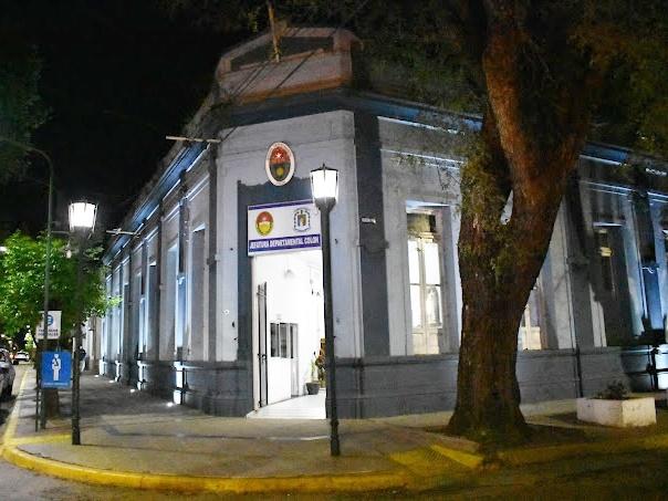 Detuvieron en Villa Elisa a un hombre por violar una orden de restricción