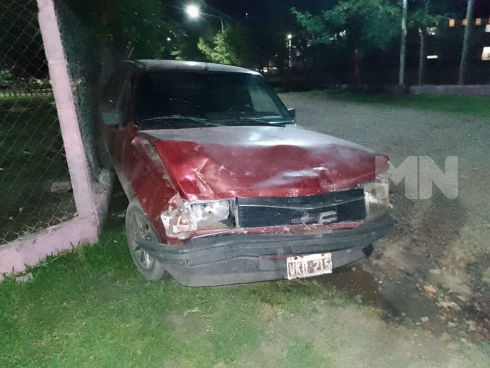 Hombre descompensado chocó vehículos por más de una cuadra en General Campos