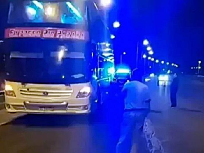 Asesinaron a balazos a un pasajero de un micro cuando viajaba por ruta 14