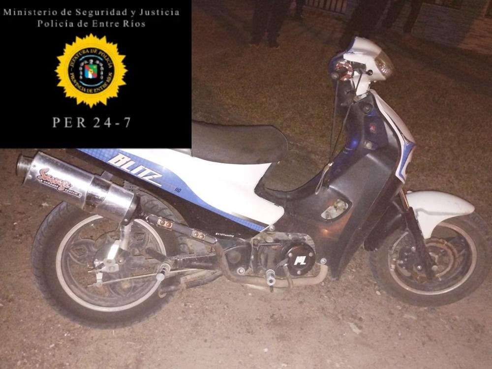 Motocicleta con dos menores a bordo se involucró en persecución policial en Colón