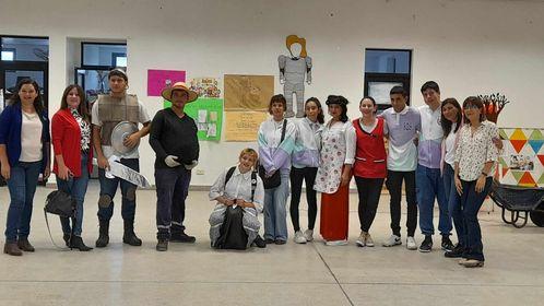 Escuela de Villaguay representó obra y recibió el saludo de su autora