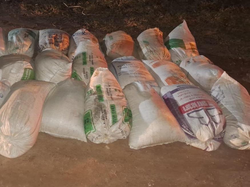 Empleado de una granja implicado en la sustracción de alimentos balanceados