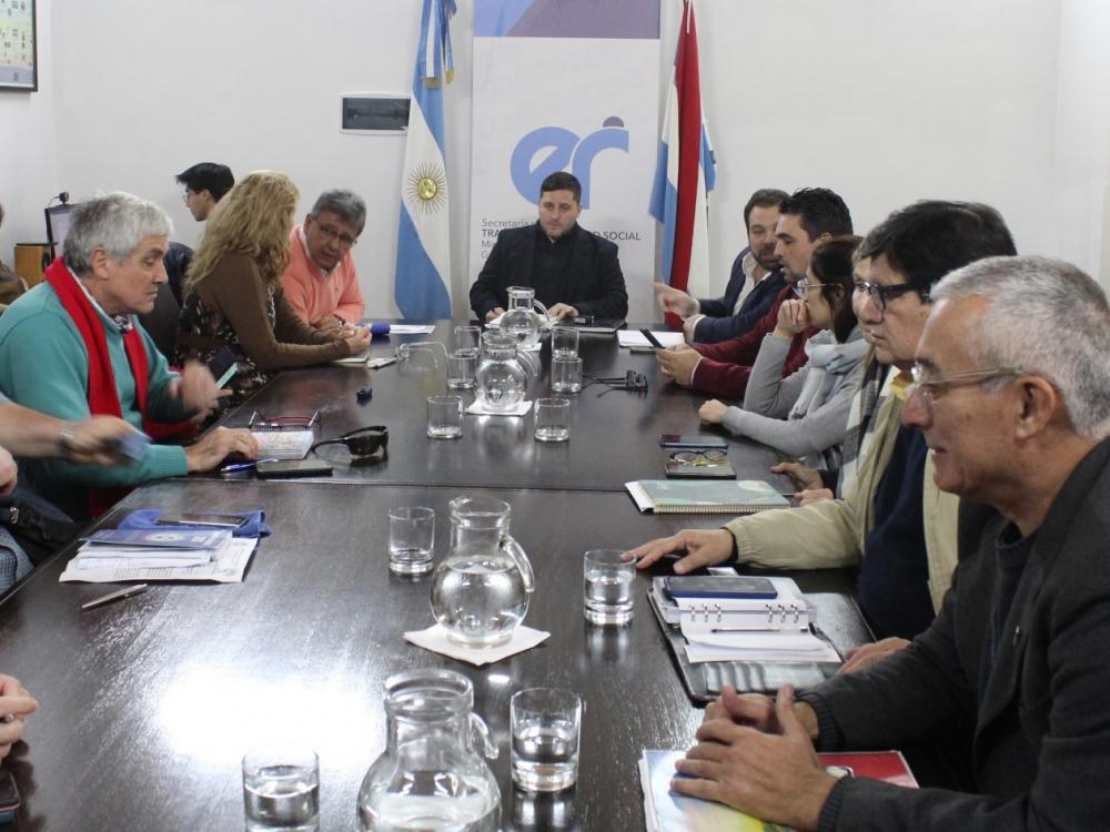 Docentes aceptan oferta salarial del gobierno a pesar de considerarla insuficiente
