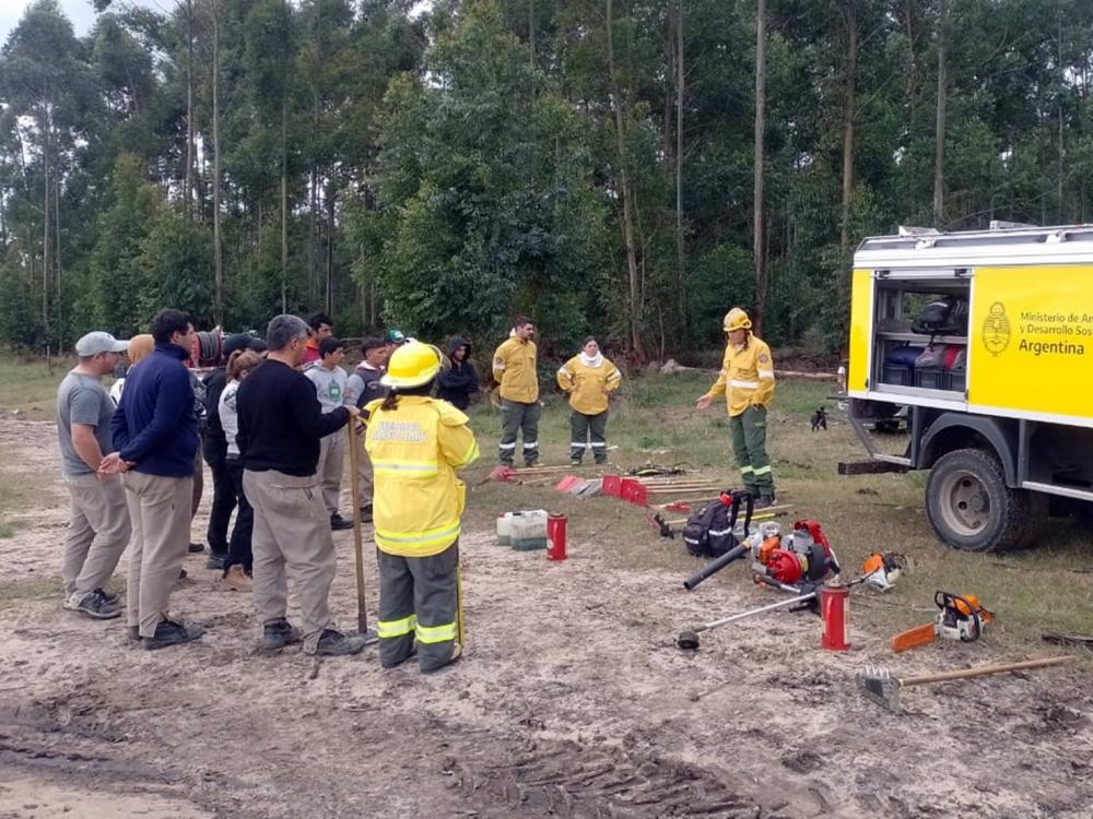 Capacitaron en prevención y combate de incendios forestales 