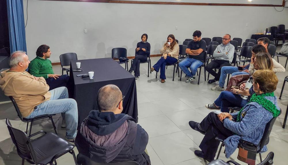 Encuentro entre municipio, la AHG y FEHGRA para aportar al turismo