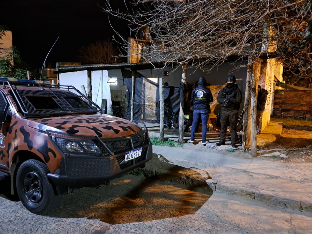 Detuvieron a cinco personas tras dos allanamientos antidrogas