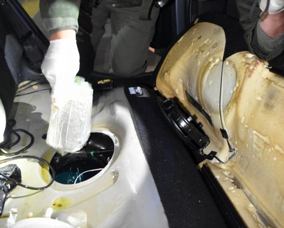 Ruta 12: transportaban más de 8 kilos de marihuana dentro del tanque de combustible de un auto