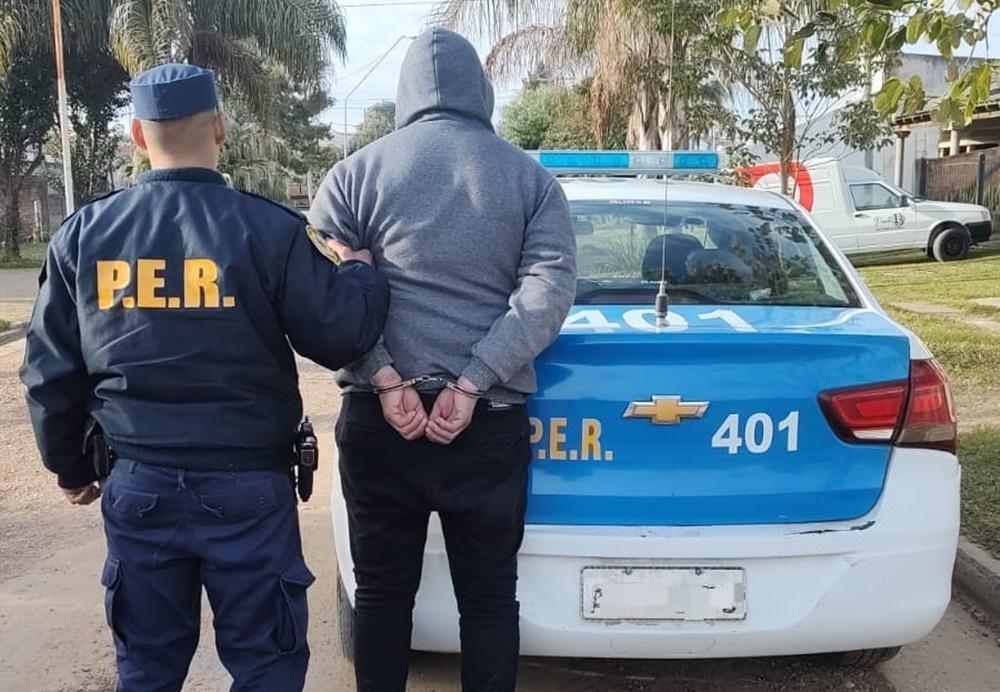 Detuvieron a entrenador de fútbol femenino por intentar robar un auto