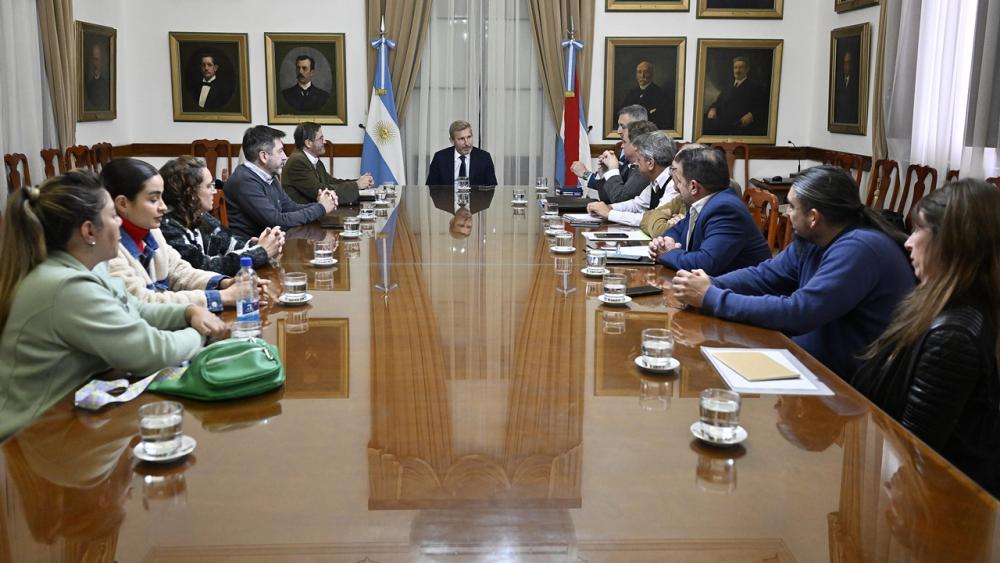 Frigerio recibió los reclamos por la ruta 20 directamente de los usuarios
