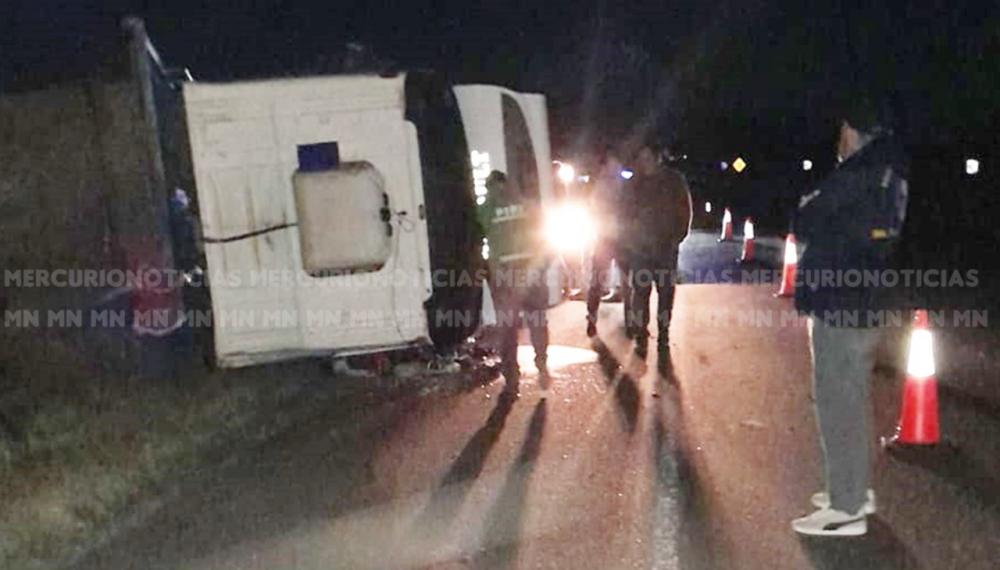 Camionero de Ubajay sufrió un vuelco en la ruta 14