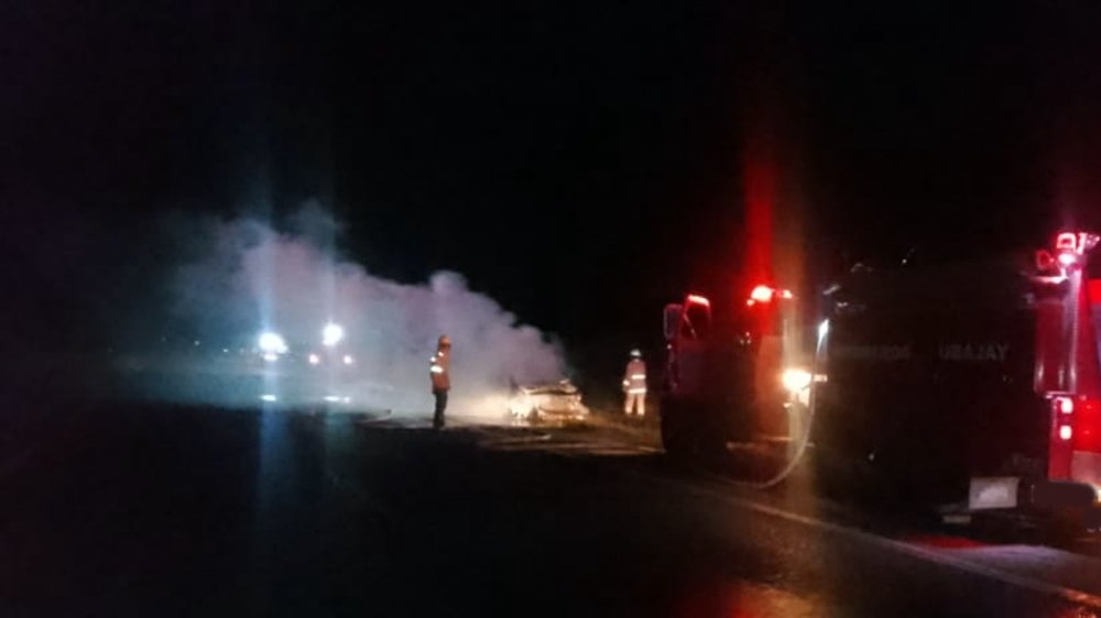Se incendió un auto mientras era remolcado por la autovía 14