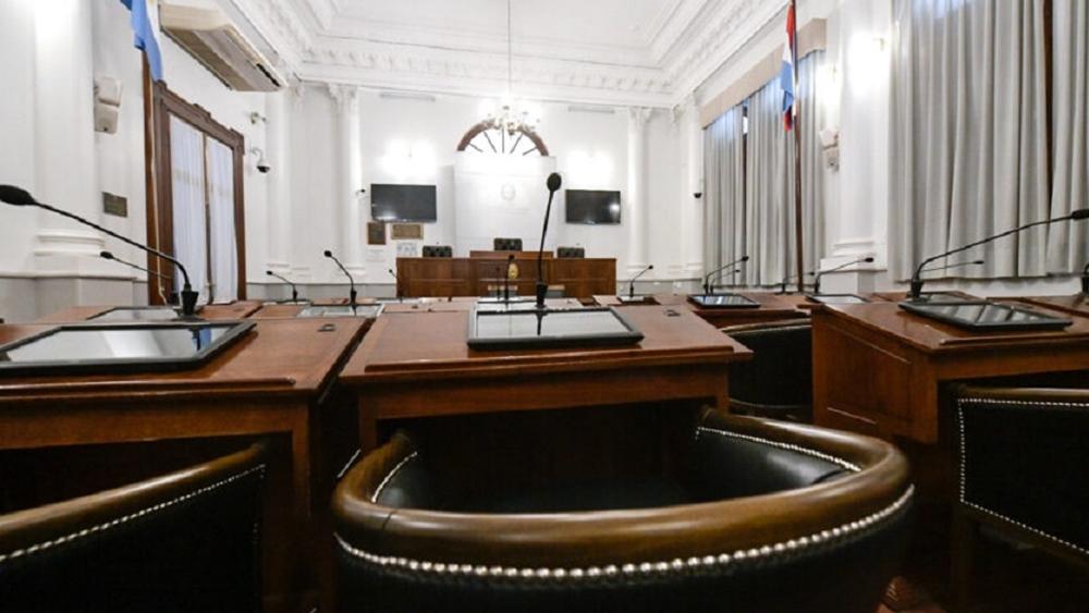 Festín de nombres en la Legislatura entrerriana: ¿contratos de obra o ñoquis legales?