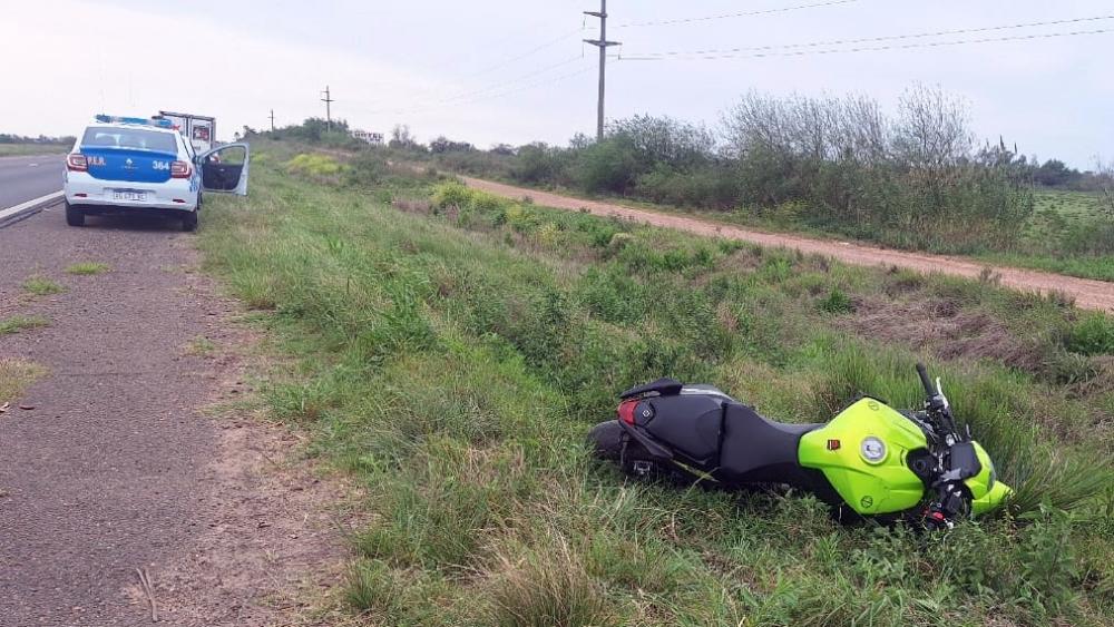Un motociclista sufrió lesiones graves en la ruta 14
