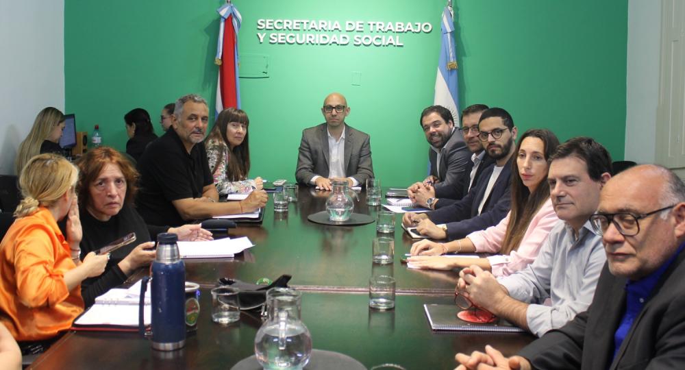 Provincia y trabajadores estatales acuerdan nuevo aumento salarial