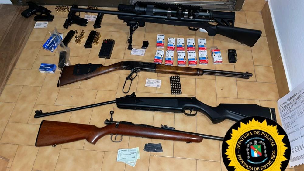 Operativo policial por violencia de género decomisó un arsenal