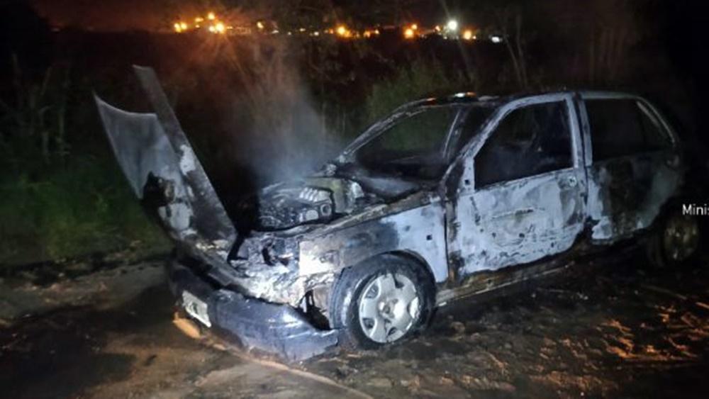 Incendio de automóvil en la vía pública en San José