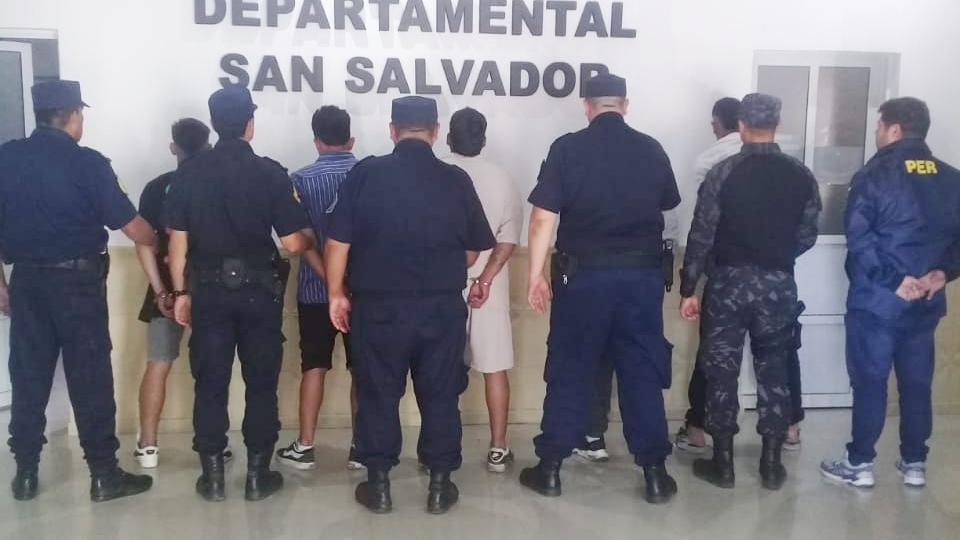 Detenidos por resistencia a la autoridad y daño a la propiedad