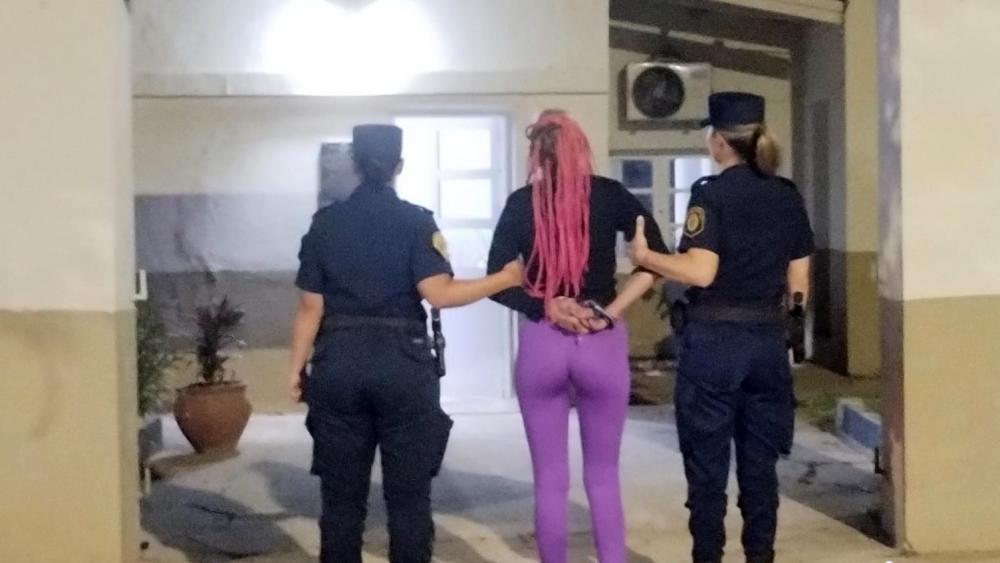 Mujer detenida tras ingresar ilegalmente a una vivienda en Colón