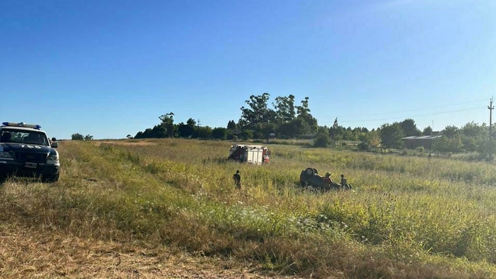 Vuelco en la autovía 14 con cinco personas ilesas