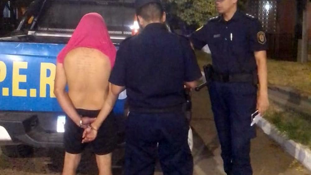 Hombre desnudo fue detenido por masturbarse en la vía pública