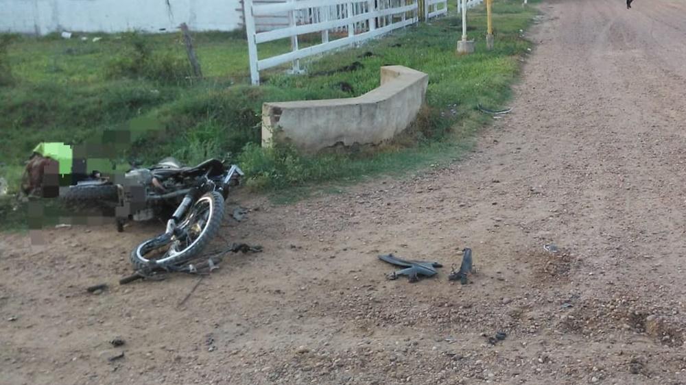 Un motociclista resultó gravemente herido tras colisionar con un camión