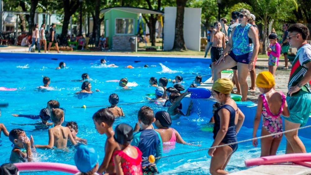 Cierre de la temporada de verano en el Natatorio municipal