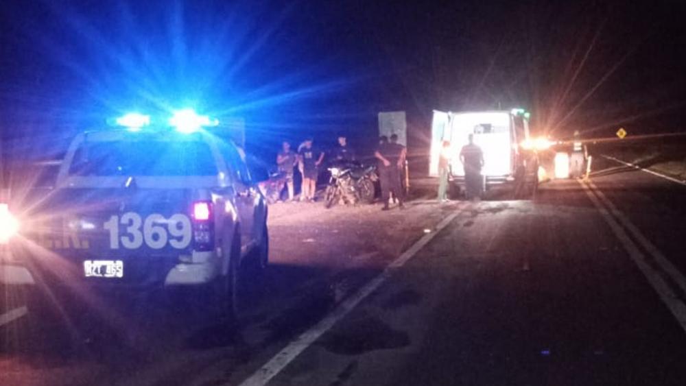 Un lesionado grave luego del choque de dos motos con tachos de señalización de la Ruta 18
