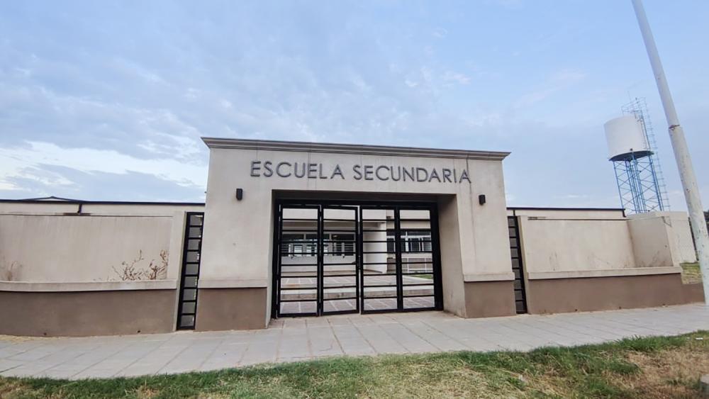 Inauguraron una moderna escuela secundaria con enfoque en la tecnología