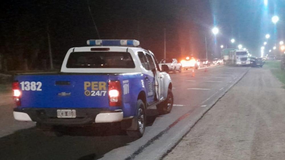 Choque entre camioneta y camión en ruta 18: una mujer con lesiones leves