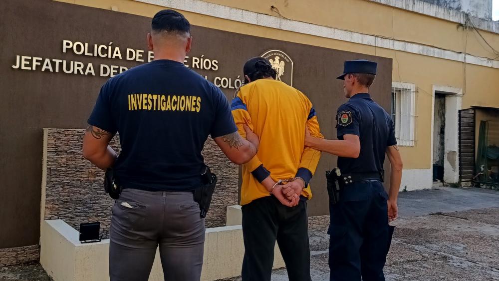 Detención por robo y agresión en Colón