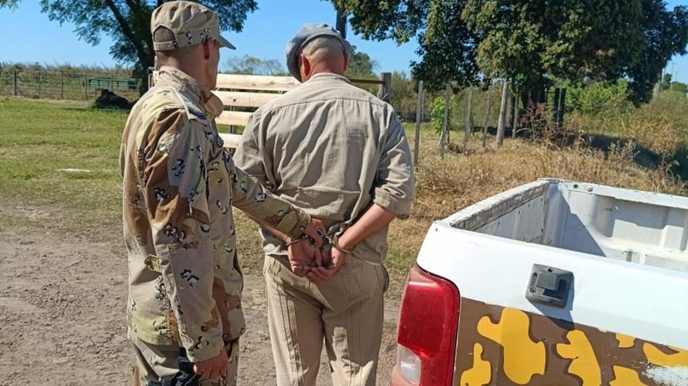 Un peón infiel fue detenido por abigeato: le faenó la vaca a su patrón