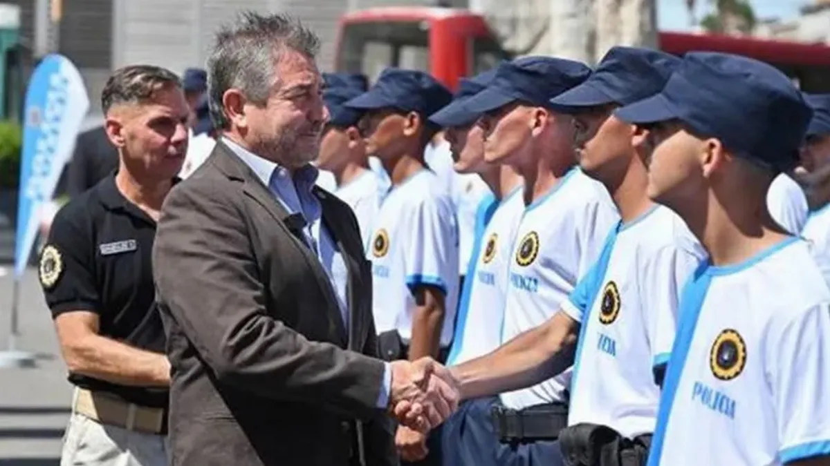 Anuncian un plan integral para modernizar y fortalecer la Policía