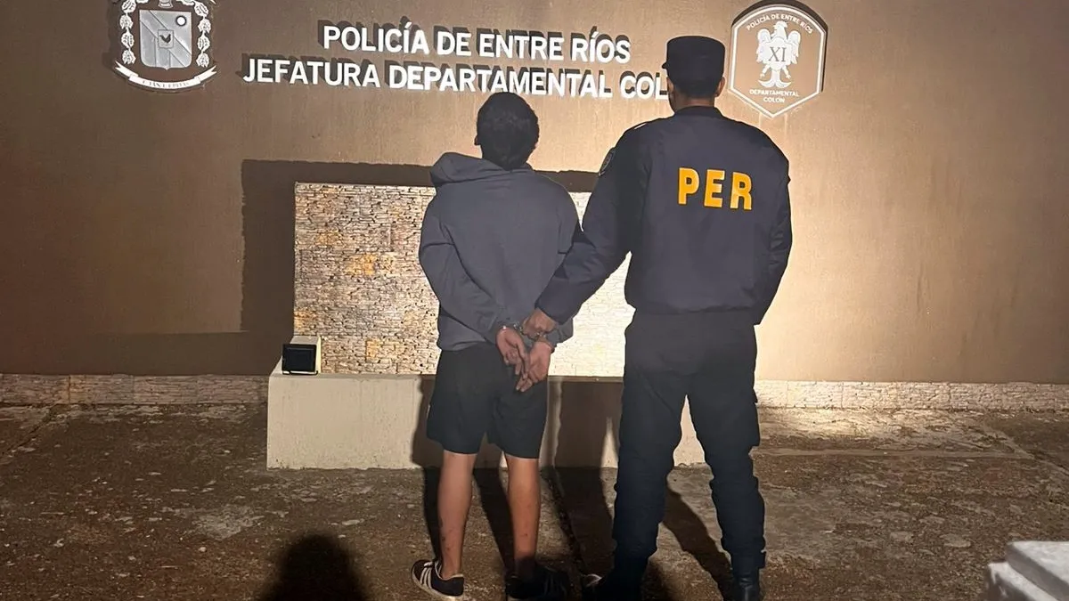 Lo buscaba la justicia, se escondió en un árbol y lo detuvieron