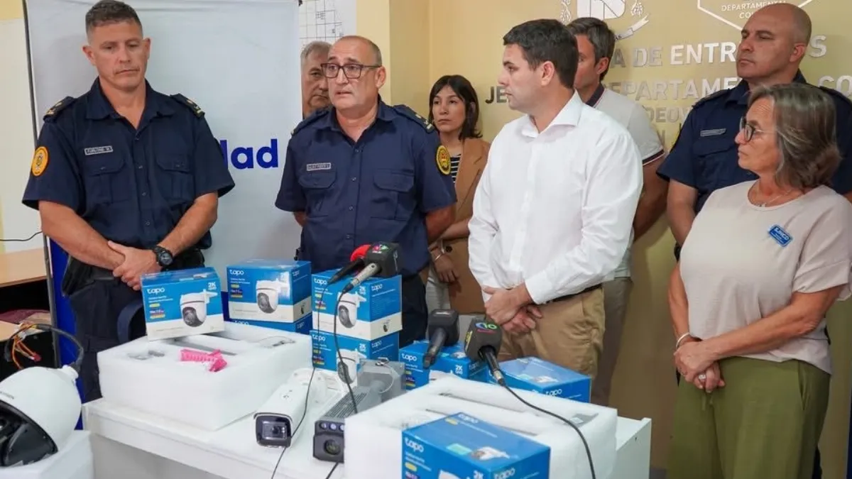 Bastian entregó nuevas cámaras de seguridad para fortalecer la vigilancia pública