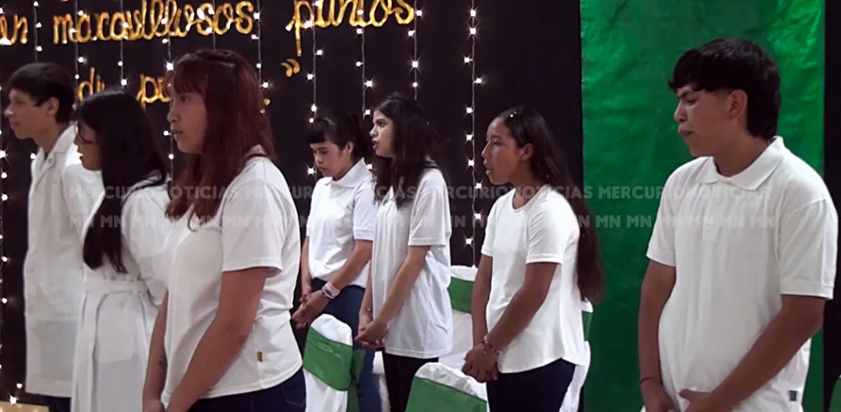 Acto de fin de curso en la Escuela integral 9 "Luis Agote"