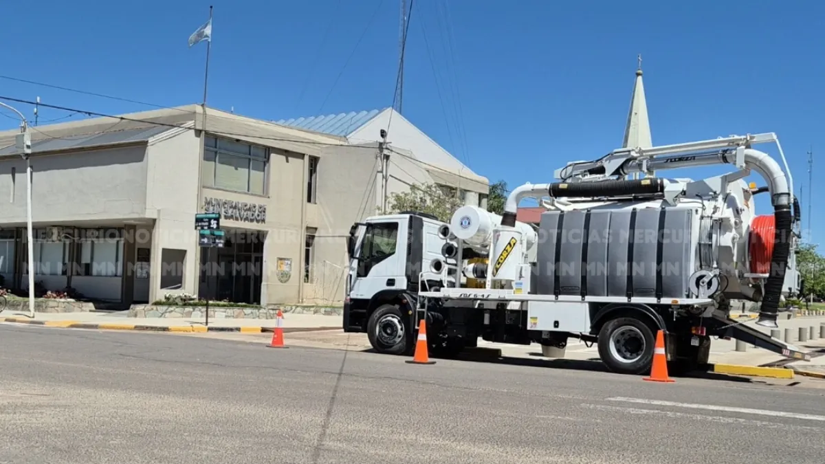 El municipio exhibió su nuevo camión desobstructor