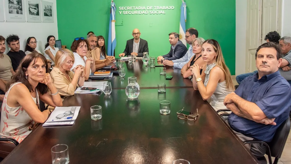 El Gobierno provincial formalizó el Instructivo de Recategorizaciones con los gremios estatales