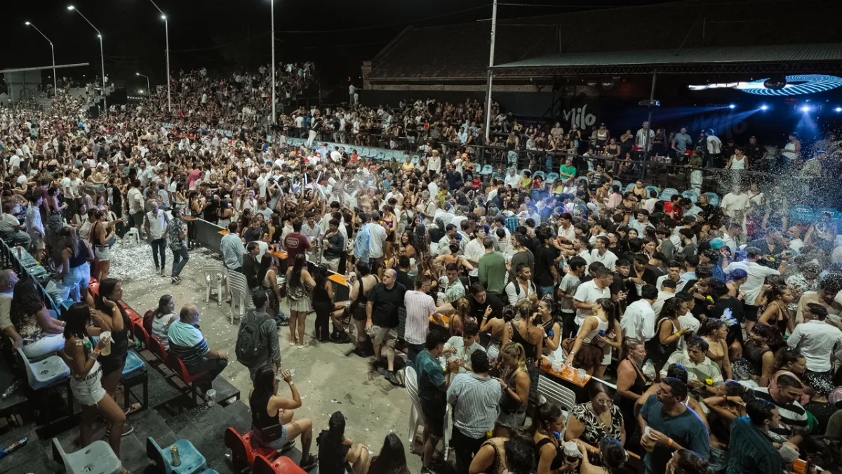 El gobernador participó de la segunda noche de los corsos de Gualeguay