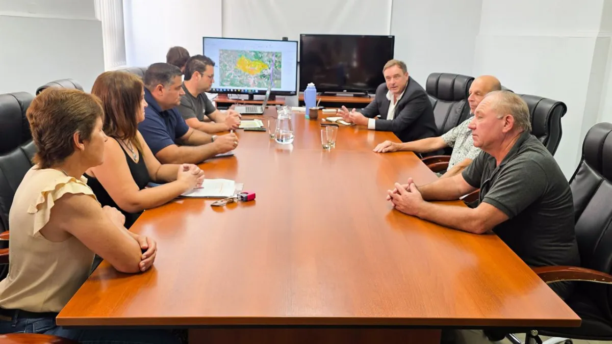 Varias comunas de Colón se harán cargo del mantenimiento de caminos rurales
