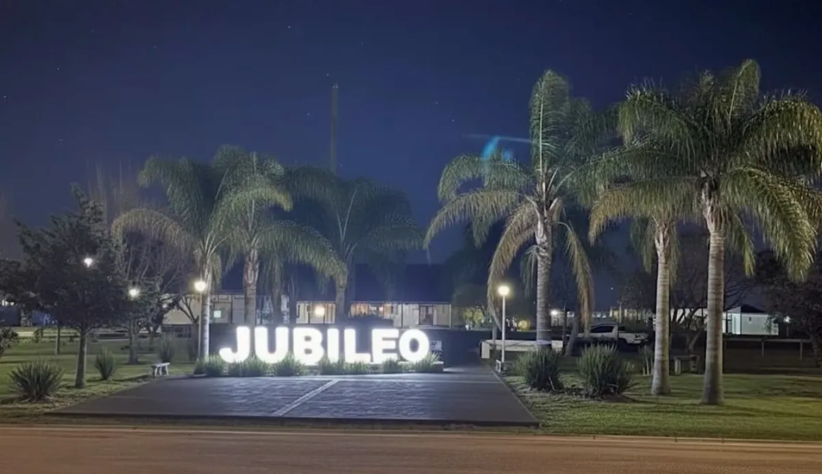 Jubileo celebra su 119° aniversario con la presentación de su bandera y un festival