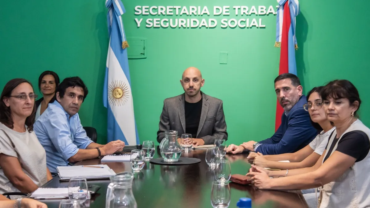 Gobierno contra AGMER: "Declararse en estado de beligerancia en el mismo momento en que se abre la negociación no contribuye"