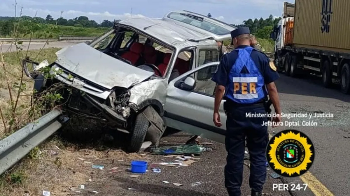 Perdió el control, chocó el guardarail y volcó en la ruta 14