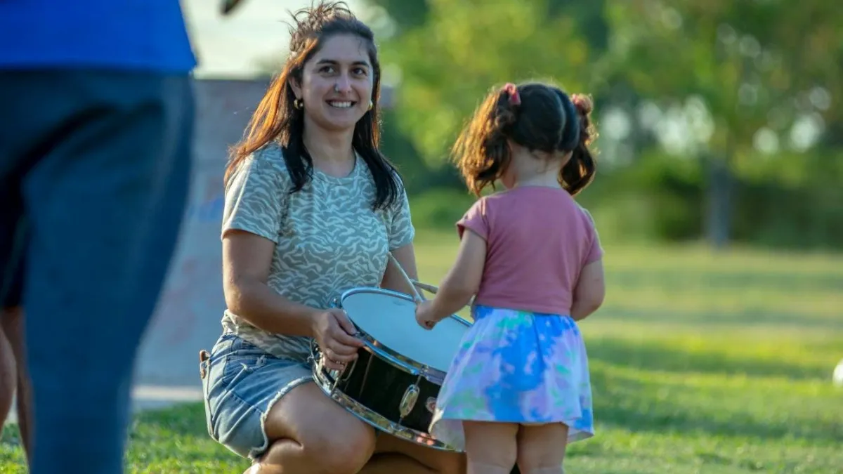 La Orquesta municipal lleva música y alegría a los barrios