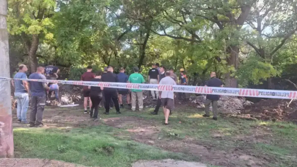 Derrumbe por el temporal: hallaron a una mujer muerta y buscan a la nena de 10 años