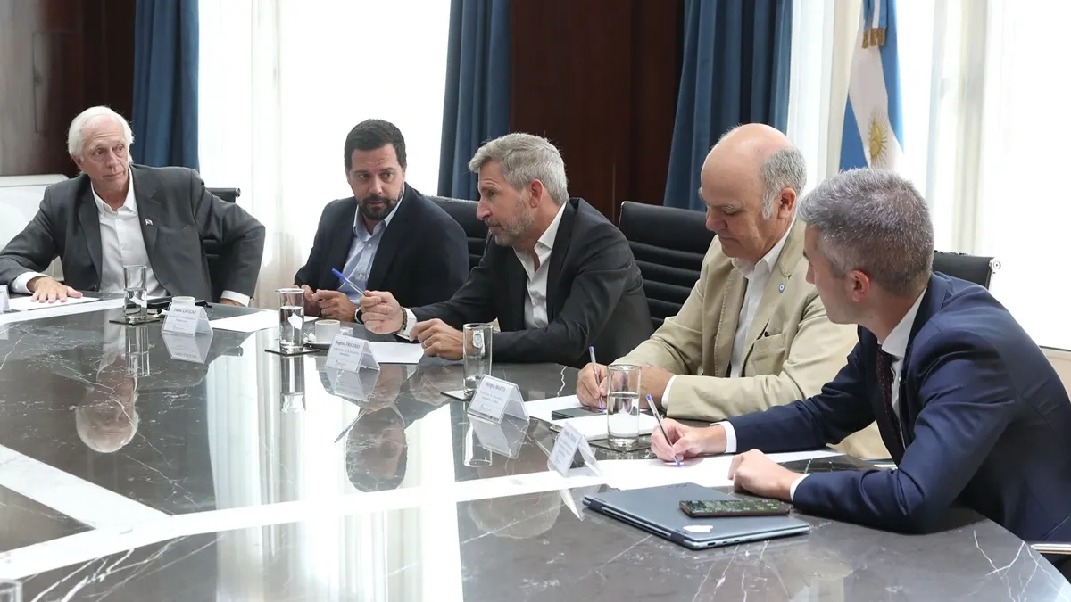 Frigerio impulsa la modernización y apertura de mercados para la avicultura entrerriana Frigerio impulsa la modernización y apertura de mercados para la avicultura entrerriana