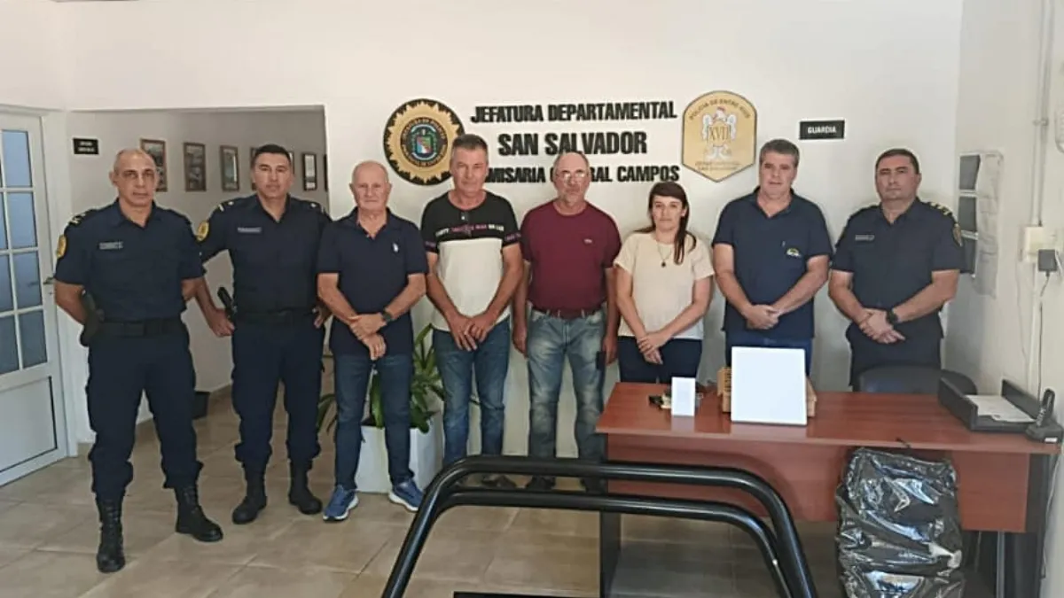 Entregaron equipamiento para el móvil policial en General Campos