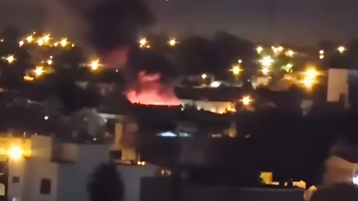 Ardió el depósito de un supermercado en Concordia