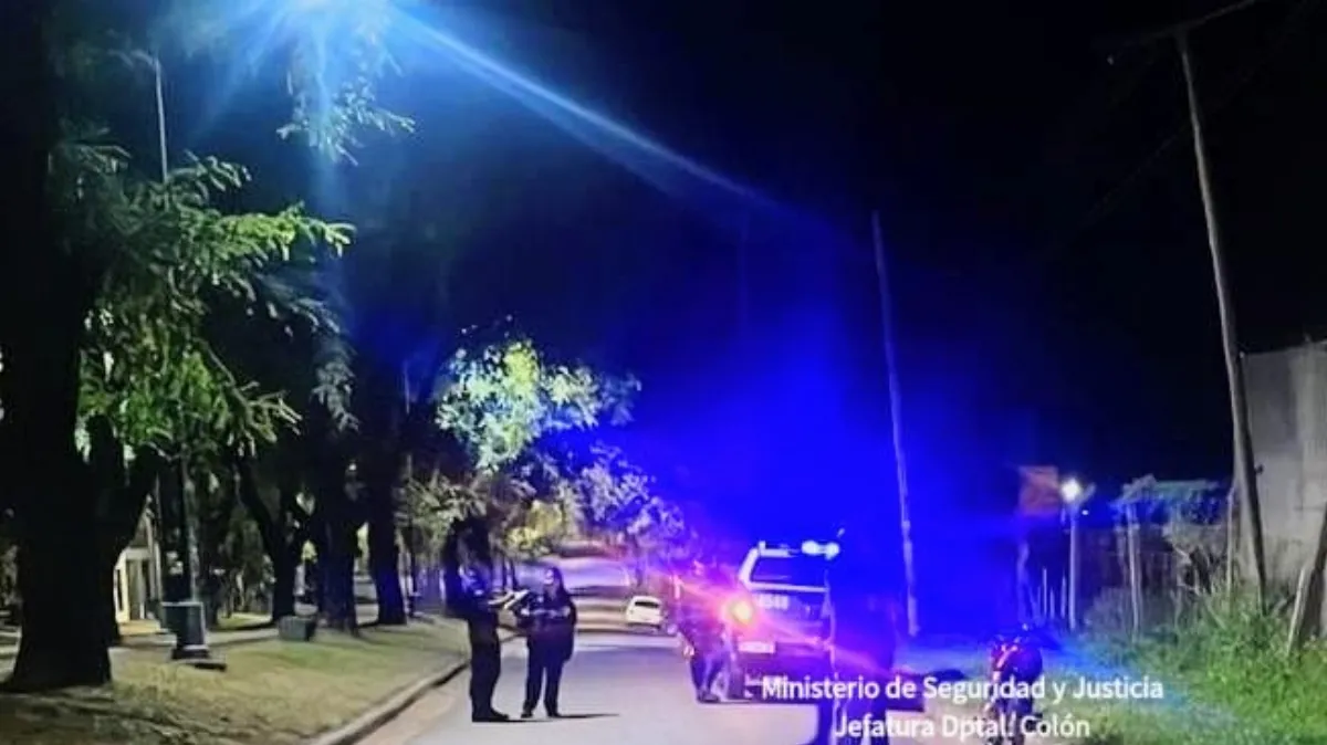 Choque entre motos dejó dos heridos graves: uno de los vehículos se dio a la fuga