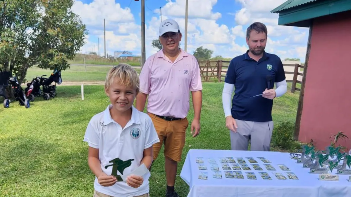 Destacada actuación de golfistas de San Salvador  en Villa Elisa